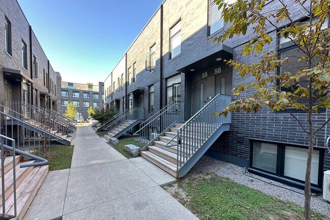 Photo - Contemporary 3-Bedroom Furnished Apartment for Rent in Oshawa