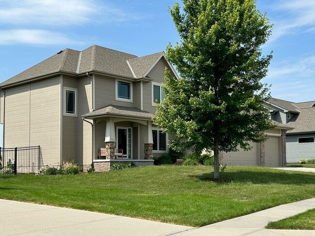 Photo - Home For Rent Papillion