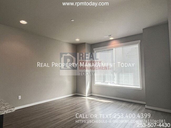 Photo - 1541 Amethyst St SE