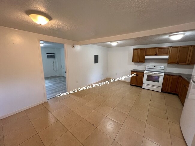 Photo - 1 Bed/1 Bath - Unit 2 Unit 2