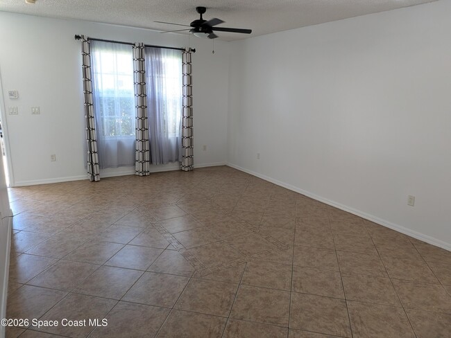 Photo - 290 Marion Pl