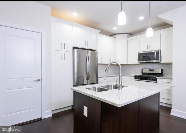 Photo - 103 Lakeview Ct