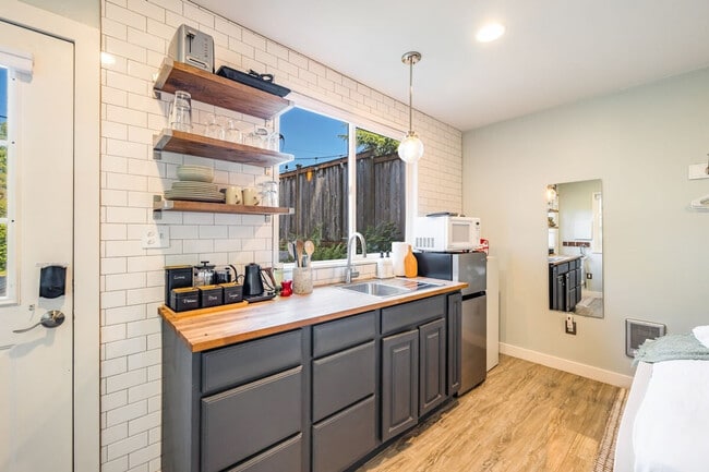 Photo - 8725 29th Ave NW Unidad ID1035884P