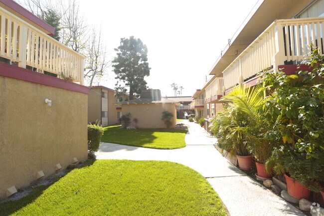 Photo - 7661 Garfield Ave