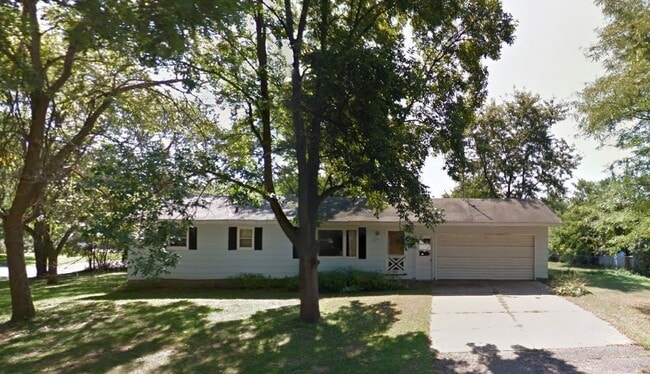 Building Photo - 211 Joan St