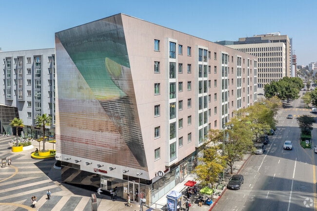 Photo - Wilshire Vermont