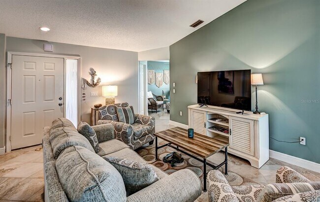 Photo - 130 Southampton Pl S