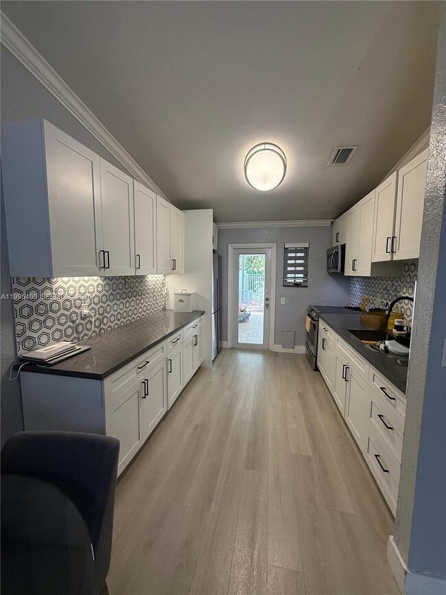 Photo - 328 NW 47th St