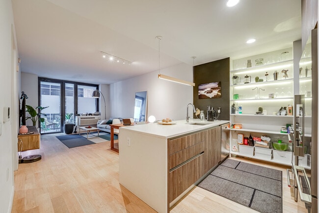 Photo - 160 1st St Unidad 610