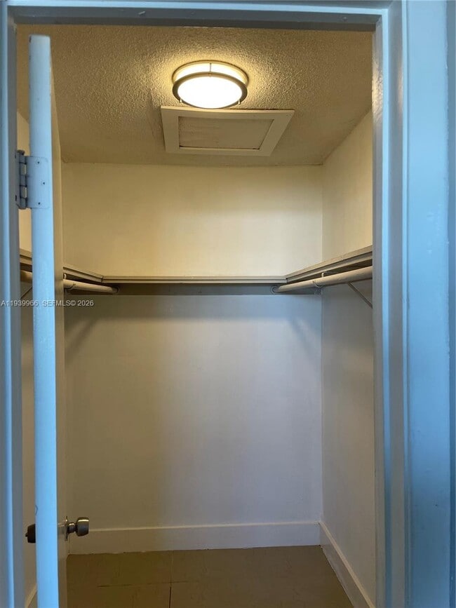 Photo - 13725 NE 6th Ave Unit 403