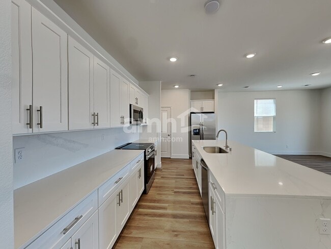 Photo - 11153 Magallanes St