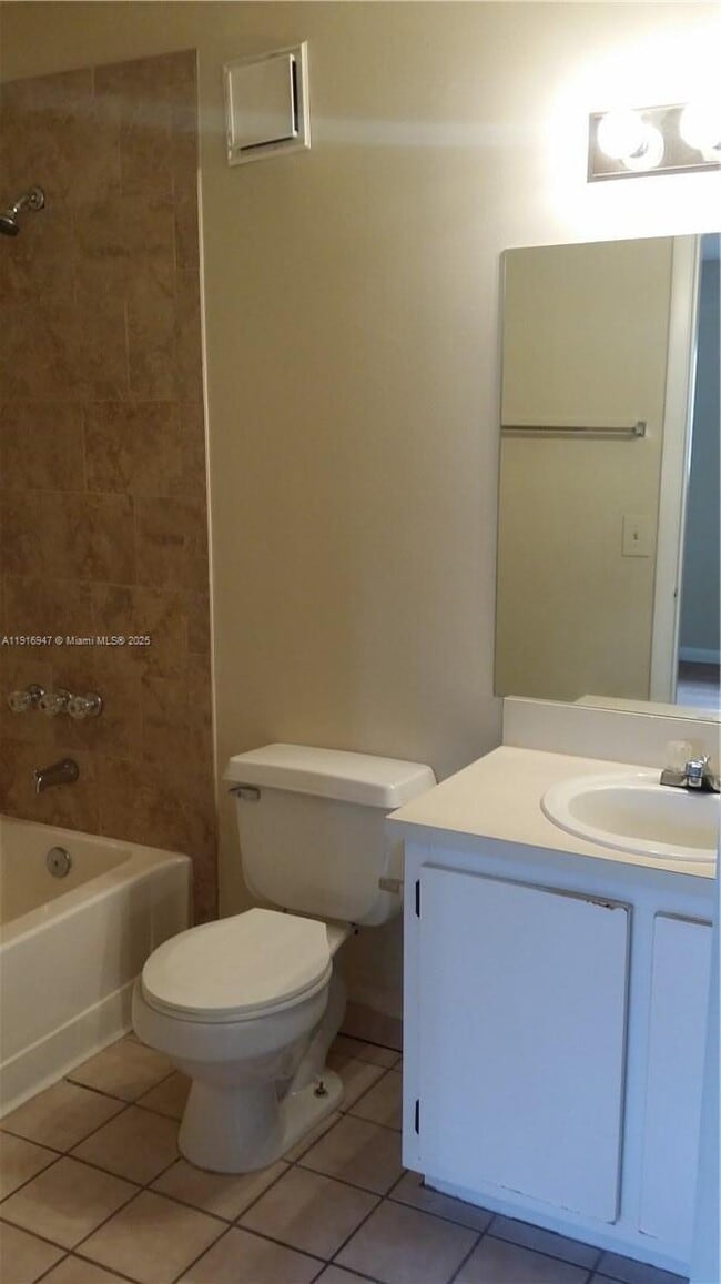 Photo - 9457 Palm Cir N