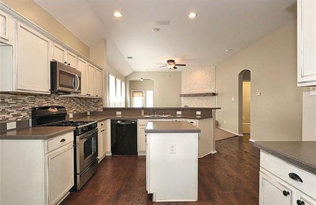 Photo - 360 Conroe Cir