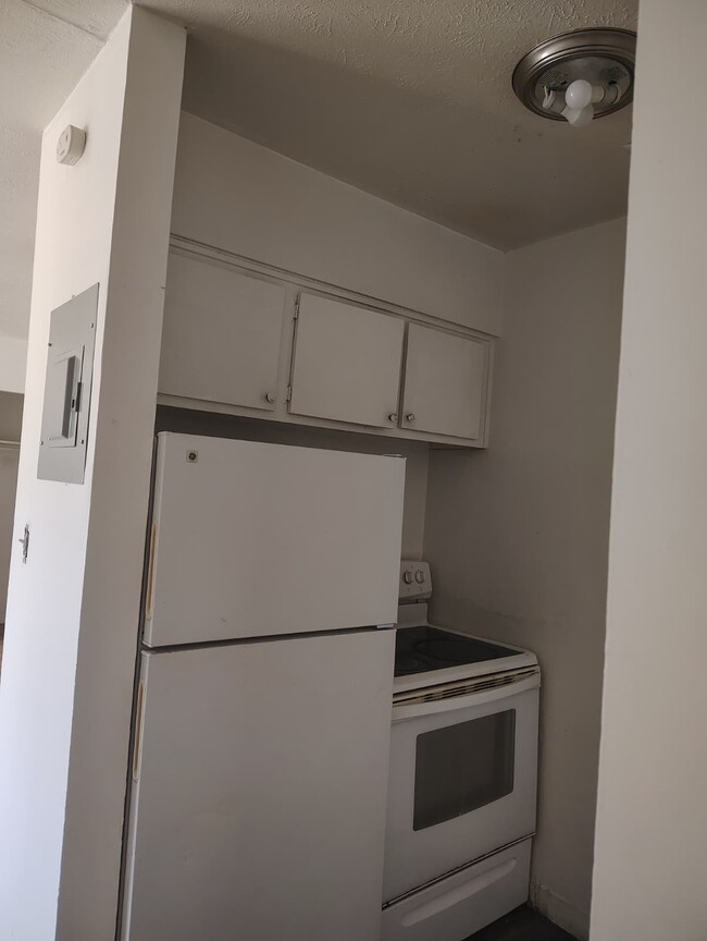3265 W 143rd St Unit 205