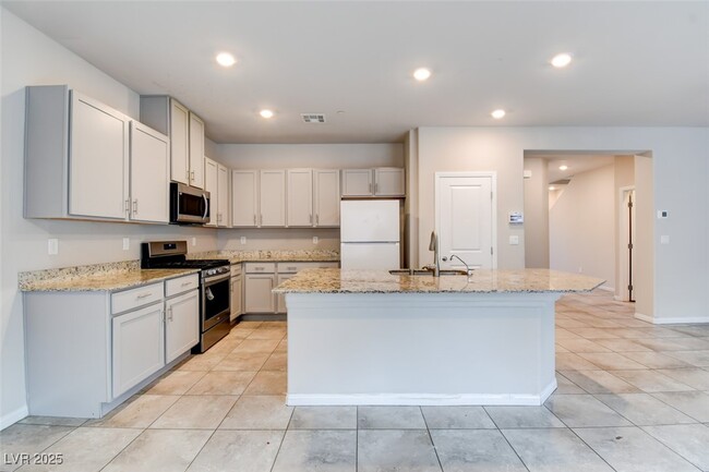 Building Photo - 479 Via Renata