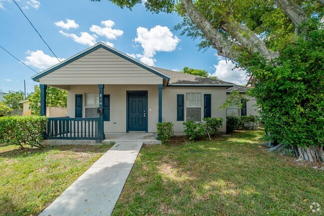 Building Photo - Beautifully remodeled 3-bedroom, 2-bathroom Rental