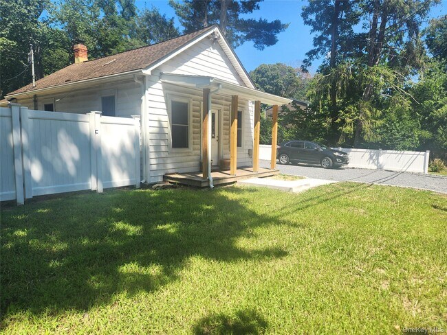 Photo - 807 Meadow Rd