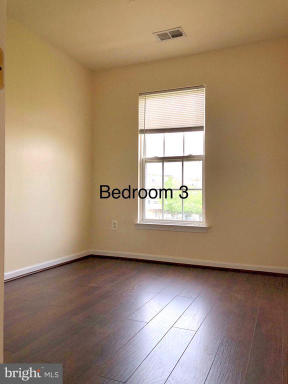 Photo - 549 Eisenhower Dr