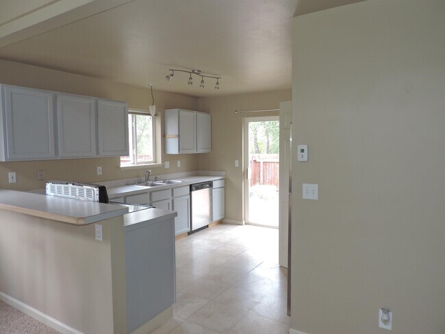 Photo - 308 Golden Valley Dr