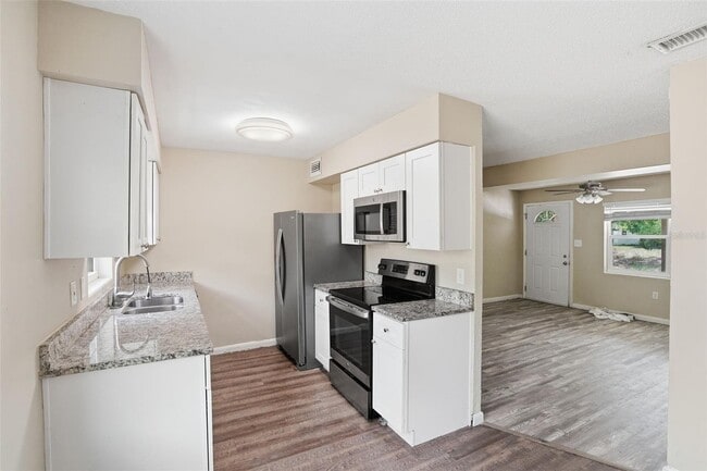 1413 Sunridge Rd