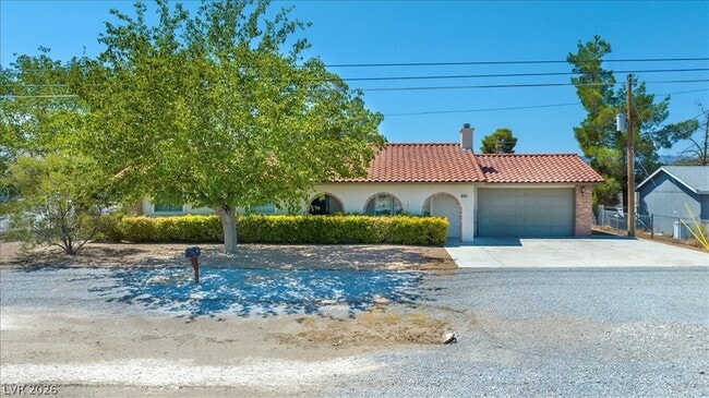 Building Photo - 881 E Calvada Blvd