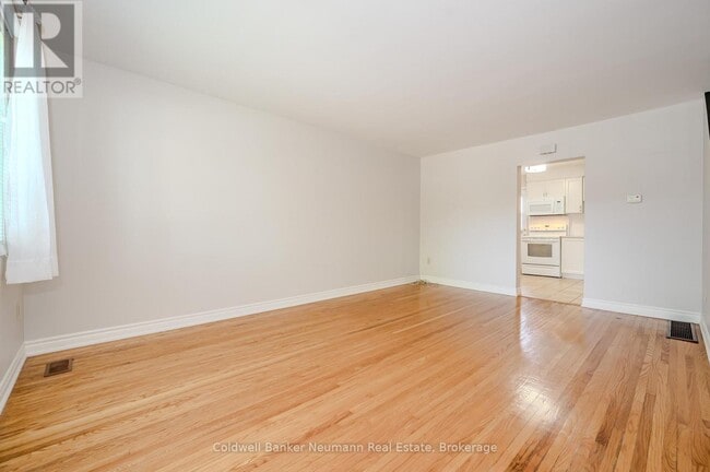 Photo - 144 Princeton Dr