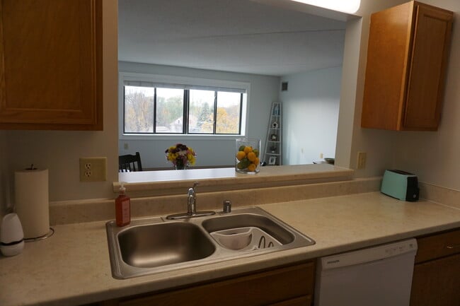 Photo - Como by the Lake Senior Apartments