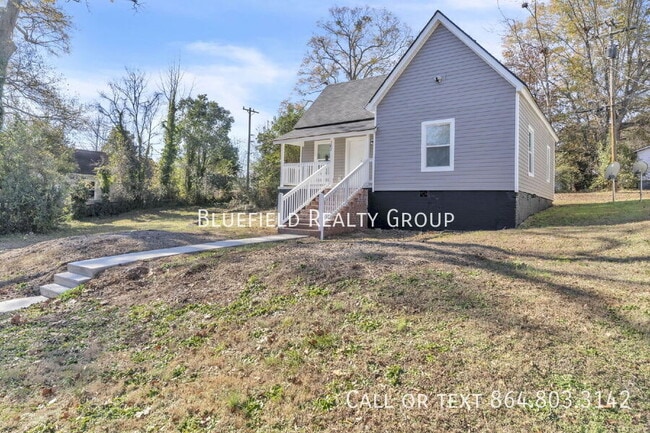 Photo - 307 B St
