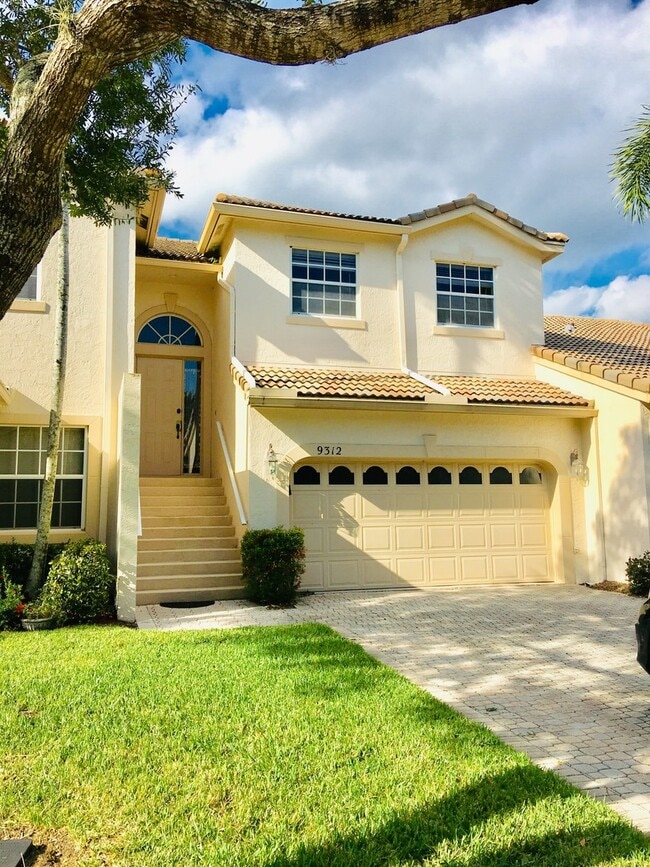 Building Photo - Golf Pool Beach Sports Lovers Paradise 3/2.5