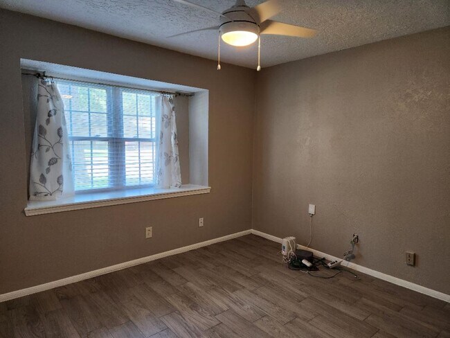 Photo - 2322 Deer Valley Dr