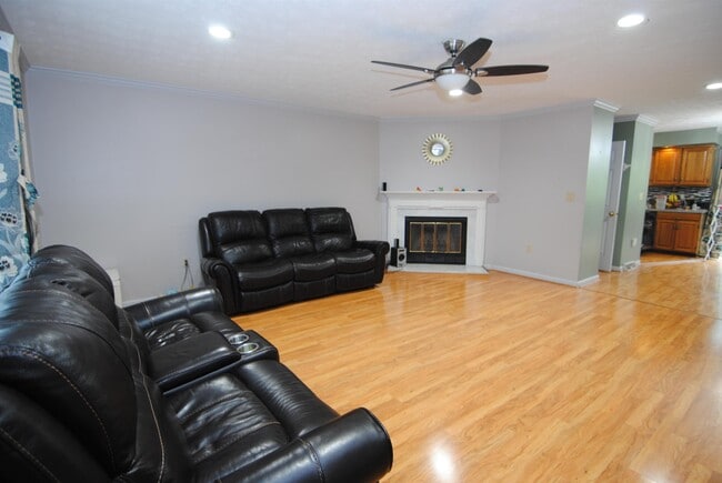 Photo - 37 Cadogan Way