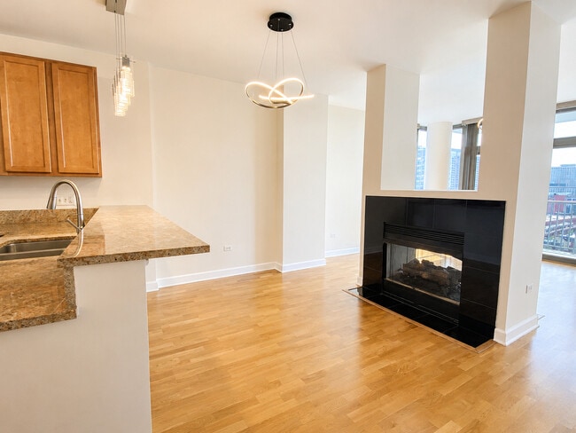 Photo - 1600 S Prairie Ave Unit 1708