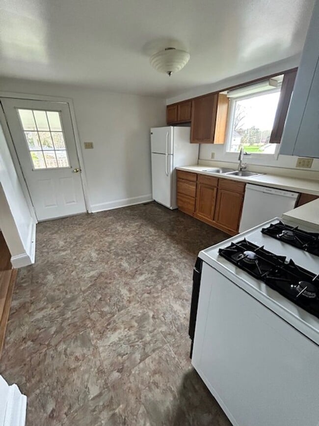 Photo - Charming Cape