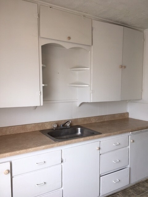 Photo - 208 W 9th St