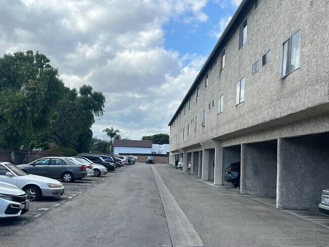 Green Court Apartments