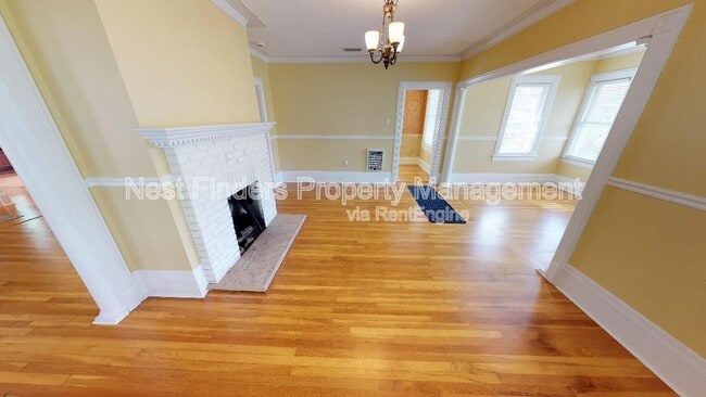 Photo - 2044 Forbes St