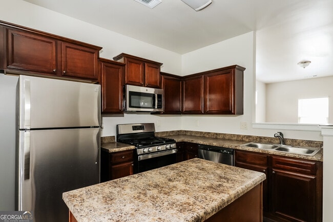 Photo - 6069 Semaphore Rdg