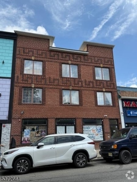 Building Photo - 944 Main Ave Rental