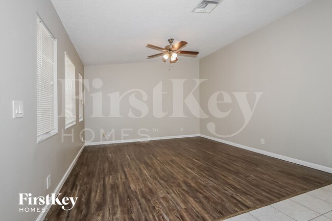 Photo - 525 20th Ave N