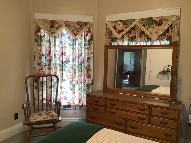 Photo - 269 W Borden Ave