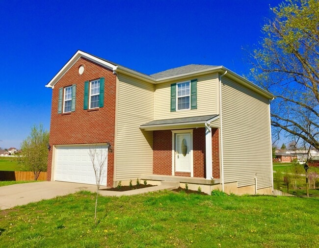 Building Photo - Beautiful Home in Quiet Cul-De-Sac Shelbyville! Basement!