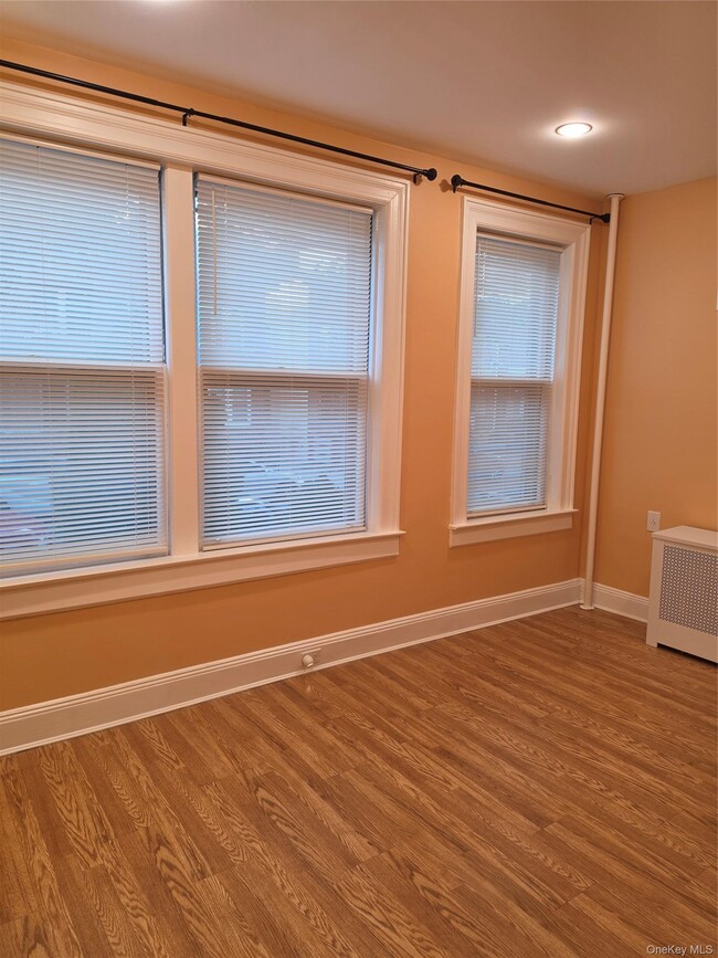 Photo - 30-11-30-35 35th St Unit 1