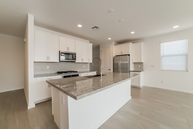 Photo - 17695 W Fetlock Trail