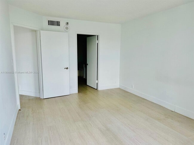 Photo - 19101 NE 36th Ct