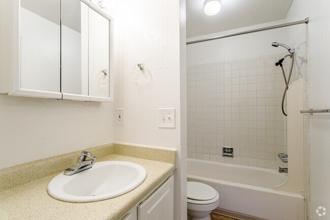 1HAB, 1BA -736&nbsp;ft² - Belmar Groves