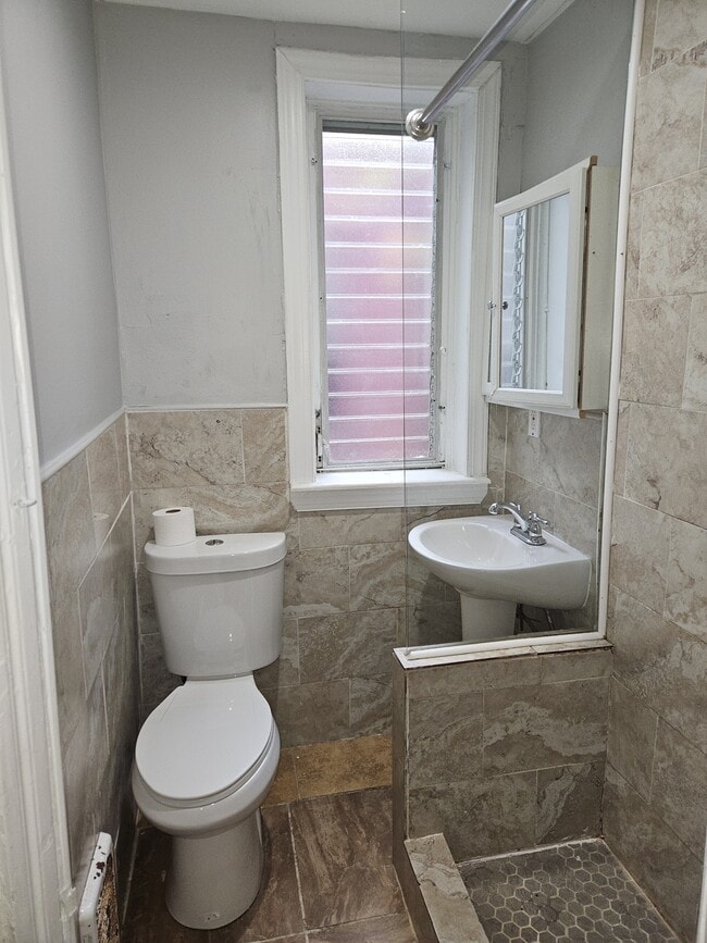 Photo - 1528 W Oakdale St