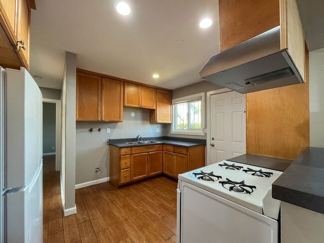 Photo - 11303 S Lemoli Ave Unit 01