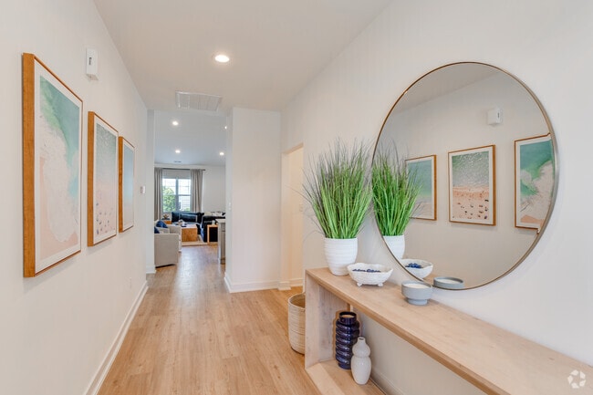 3BR, 2BA - 1882SF - Entry