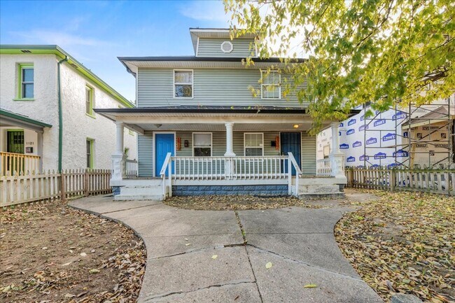 Building Photo - 1119-1119 N Dearborn St Unit 1119 N Dearborn St