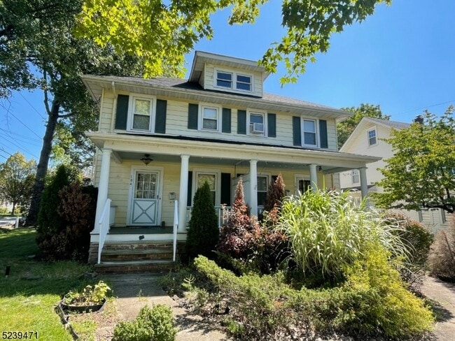 Photo - 182 N Bridge St